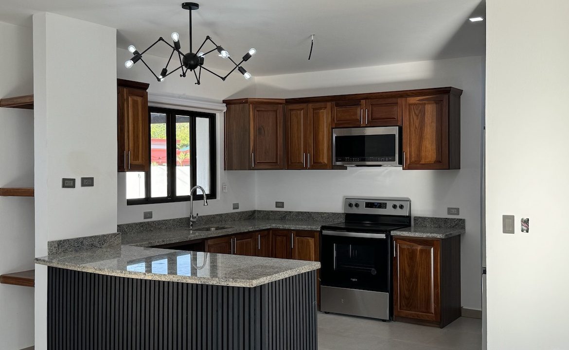3 BEDROOM HOME IN CENTRAL UVITA